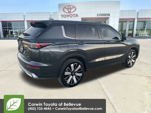 Used 2025 Mitsubishi Outlander SE image 5