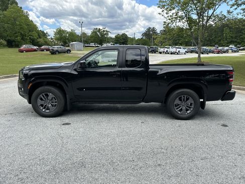 New 2025 Nissan Frontier SV w/ SV Convenience Package image 8