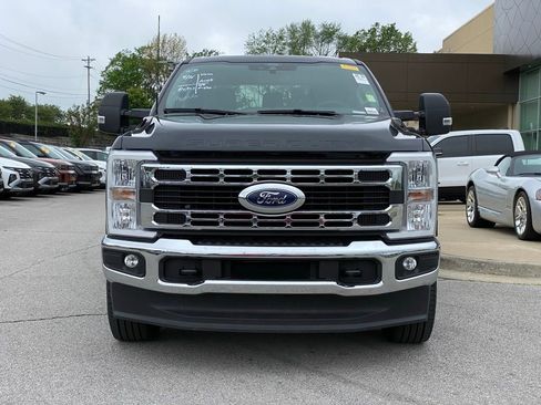 Used 2025 Ford F250 XLT image 2
