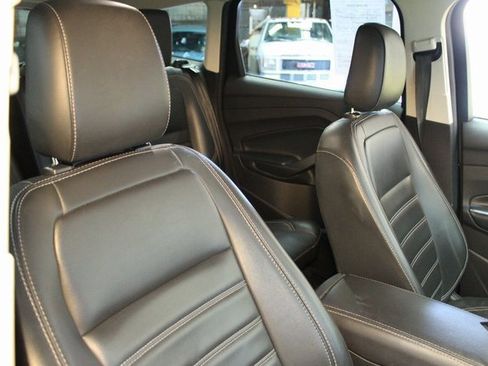 Used 2019 Ford Escape SEL image 11