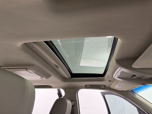 Used 2016 Chevrolet Suburban LTZ image 30