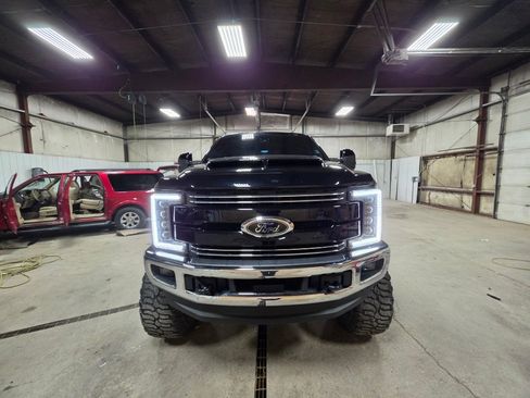 Used 2018 Ford F350 Lariat w/ Tow Technology Bundle image 4