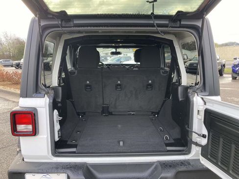 Used 2021 Jeep Wrangler Unlimited Sport image 11
