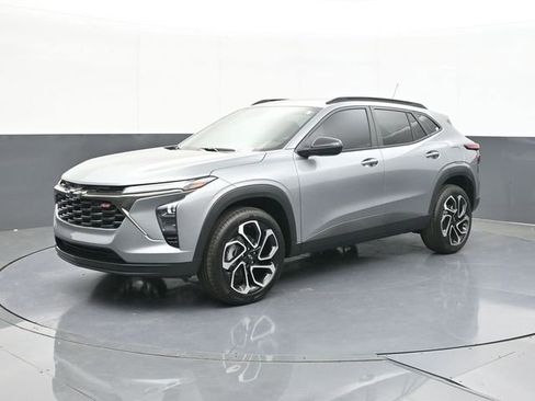 New 2026 Chevrolet Trax RS w/ Driver Confidence Package FWD image 3