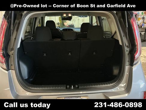 Used 2023 Kia Soul LX w/ LX Technology Package FWD image 22