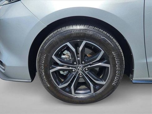 Used 2025 Toyota Sienna Platinum AWD/4WD image 27