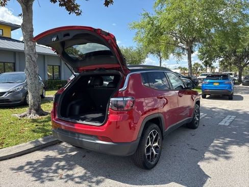 Used 2025 Jeep Compass Limited AWD/4WD image 19