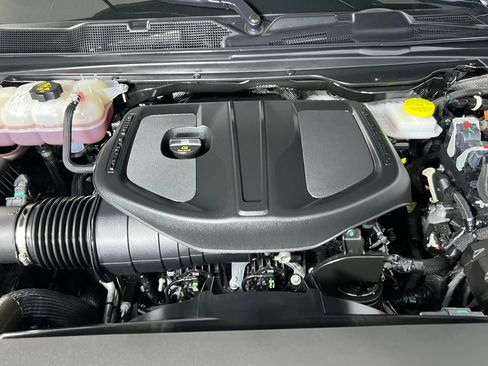 Used 2025 RAM 1500 Laramie w/ Night Edition image 25