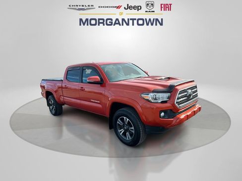 Used 2017 Toyota Tacoma 4x4 Double Cab image 3