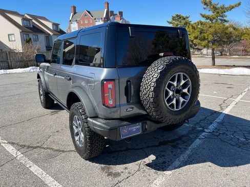 Used 2025 Ford Bronco Badlands image 8