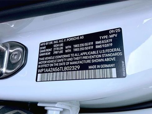 Certified 2026 Porsche Macan image 42