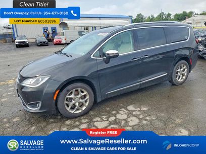 Used 2018 Chrysler Pacifica Limited w/ Advanced Safetytec Group