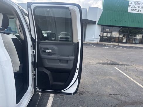 Used 2015 RAM 1500 SLT AWD/4WD image 29
