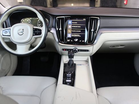 Used 2020 Volvo S60 T6 Momentum AWD/4WD image 14