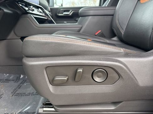 Used 2024 GMC Sierra 2500 AT4 w/ AT4 Preferred Package image 10