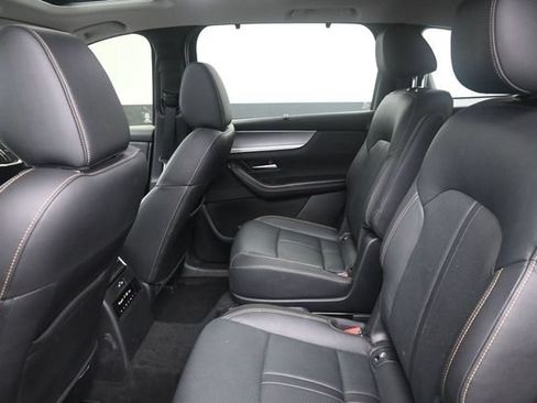 Used 2025 MAZDA CX-90 3.3 Turbo w/ Preferred Package AWD/4WD image 18