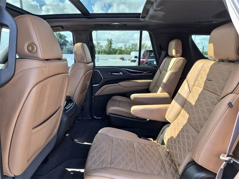 Used 2022 Cadillac Escalade Premium Luxury image 22
