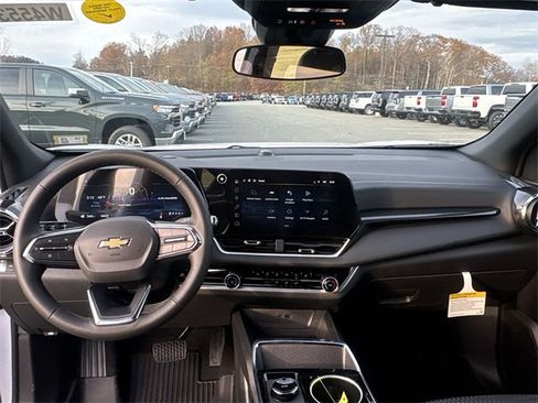 New 2026 Chevrolet Equinox LT w/ LPO, Floor Liner Package image 21