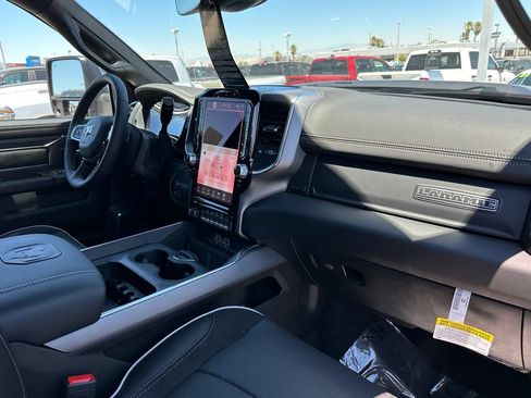 New 2026 RAM 2500 Laramie w/ Sport Appearance Package AWD/4WD image 15