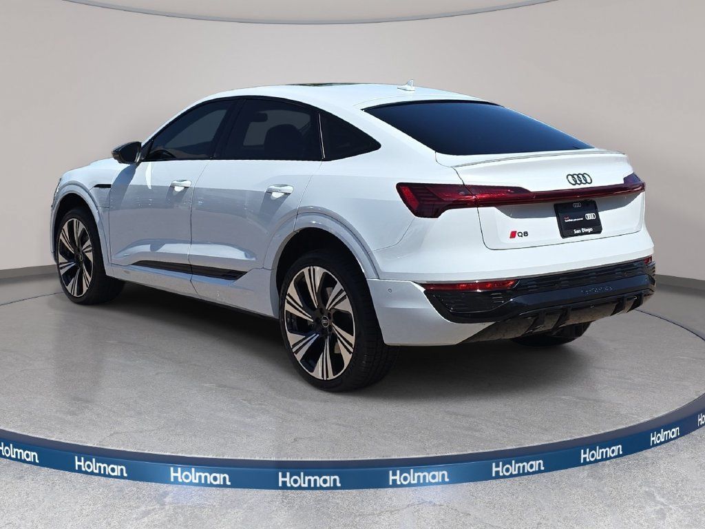 Certified 2024 Audi Q8 e-tron Prestige AWD/4WD image 7