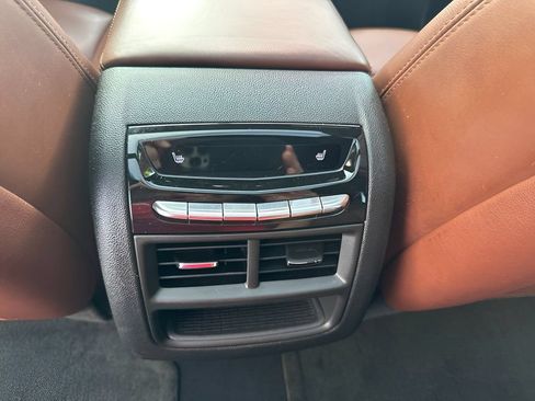 Used 2022 Cadillac XT5 Premium Luxury w/ Technology Package AWD/4WD image 22