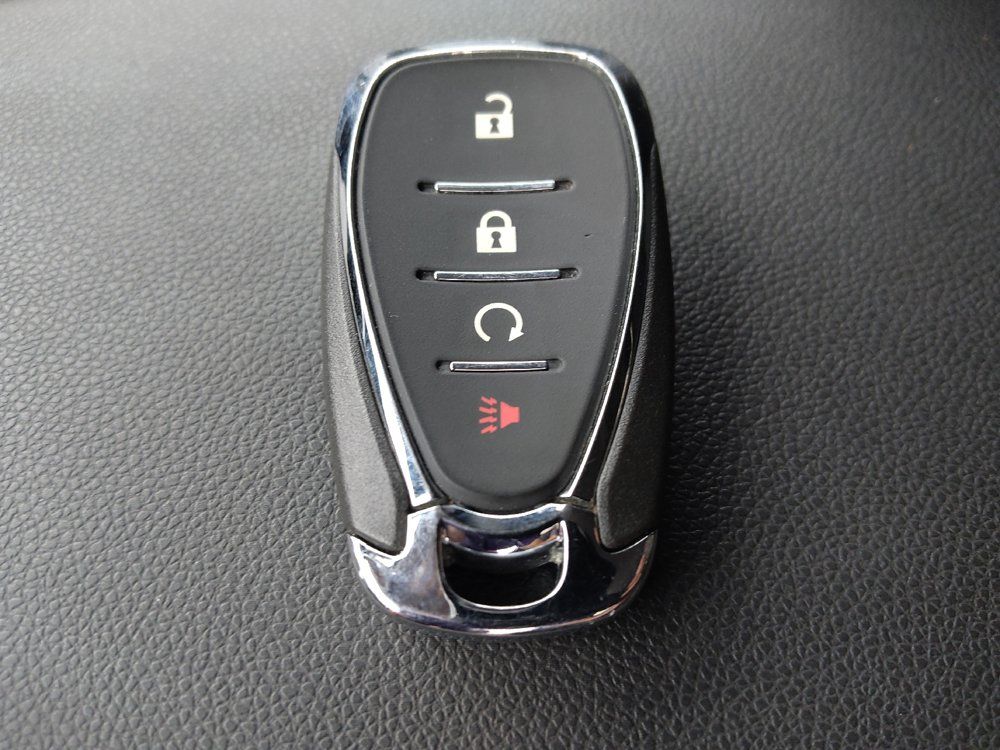 Used 2025 Chevrolet Trax LT w/ LT Convenience Package FWD image 32