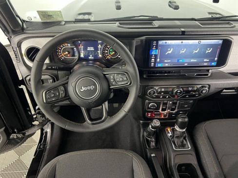 Certified 2024 Jeep Gladiator Sport image 14