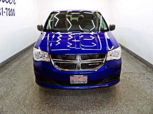Used 2018 Dodge Grand Caravan SE w/ UConnect Hands-Free Group FWD image 2