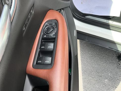 Used 2021 Cadillac XT5 Premium Luxury AWD/4WD image 13