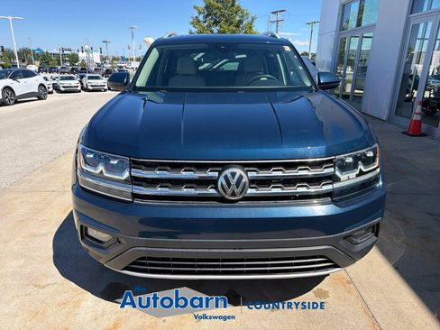 Used 2019 Volkswagen Atlas SE w/ Panoramic Sunroof Package FWD image 2
