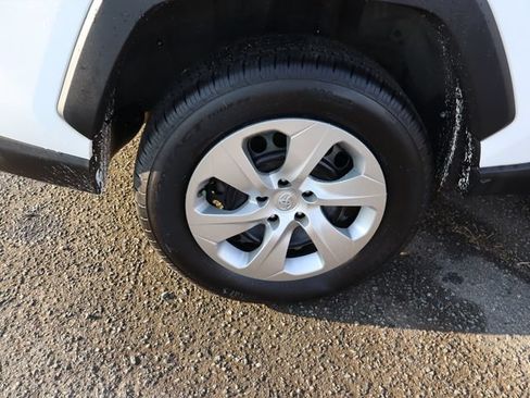 Used 2023 Toyota RAV4 LE FWD image 40