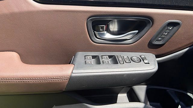 Used 2025 Honda Pilot Elite image 14