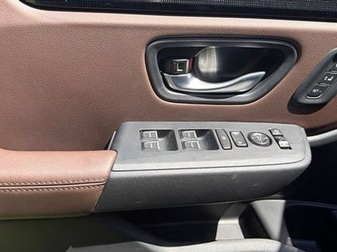 Used 2025 Honda Pilot Elite image 14