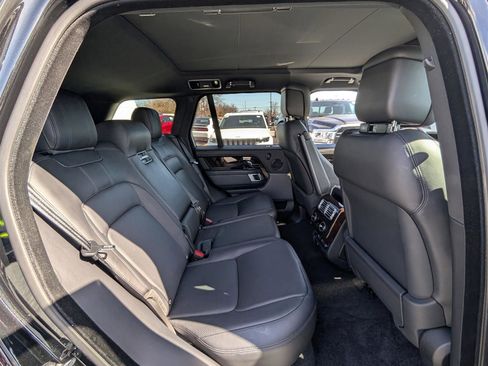 Used 2022 Land Rover Range Rover Westminster Edition image 12