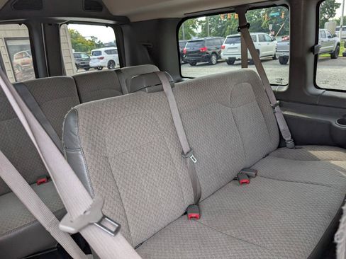 Used 2017 Chevrolet Express 2500 LS RWD image 18