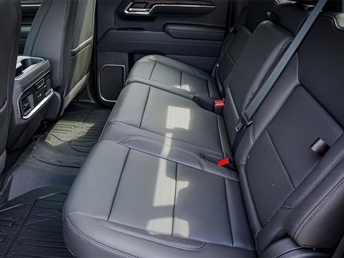 New 2026 GMC Sierra 1500 SLT image 26