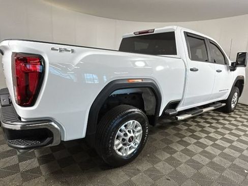 Used 2024 GMC Sierra 2500 Pro AWD/4WD image 2