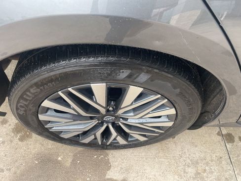 Used 2024 Nissan Altima 2.5 SV image 8