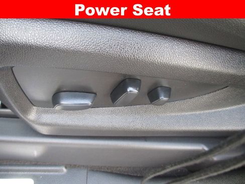 Used 2018 GMC Yukon XL SLT w/ Open Road Package AWD/4WD image 30