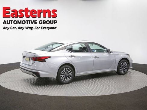 Used 2023 Nissan Altima 2.5 SV w/ SV Premium Package AWD/4WD image 45
