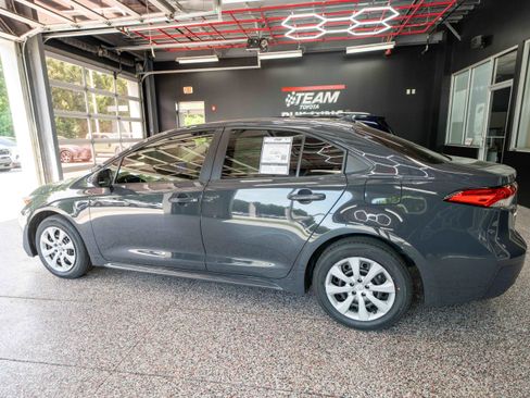 Used 2025 Toyota Corolla LE FWD image 2