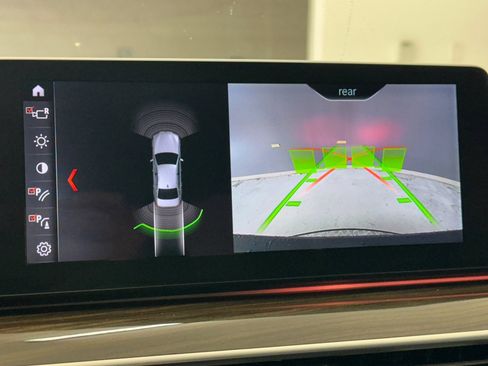 Used 2018 BMW 540i image 24