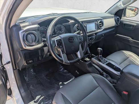 Used 2017 Toyota Tacoma SR5 w/ Tow Package RWD image 10