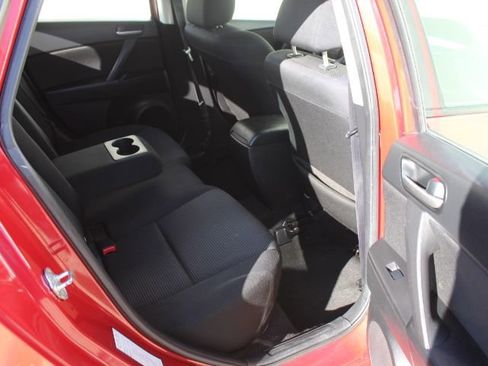Used 2013 MAZDA MAZDA3 i Touring image 32
