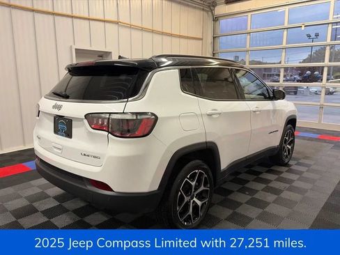 Used 2025 Jeep Compass Limited AWD/4WD image 3