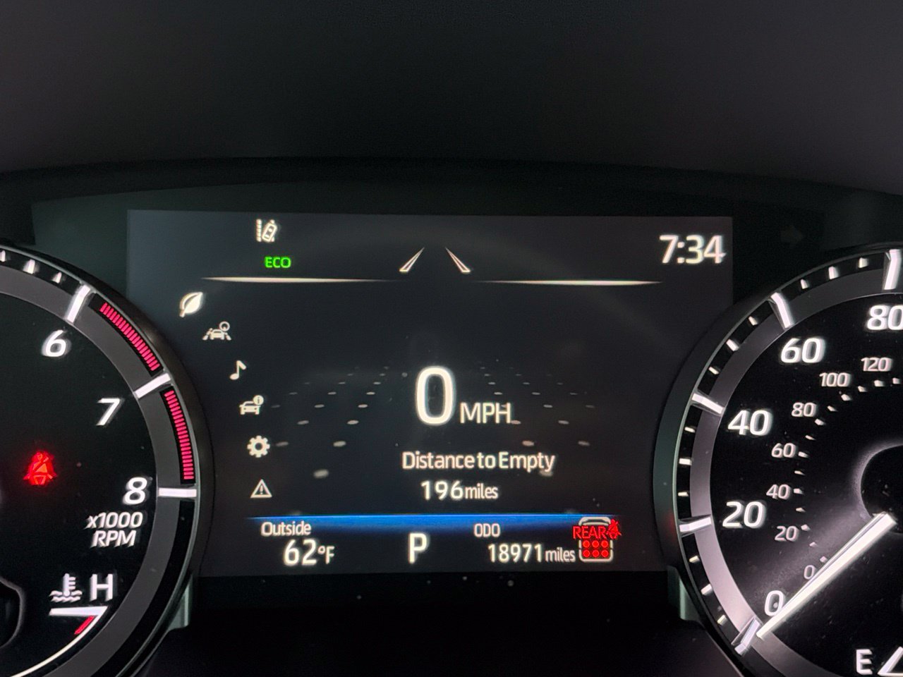 Used 2025 Toyota Highlander LE FWD image 9