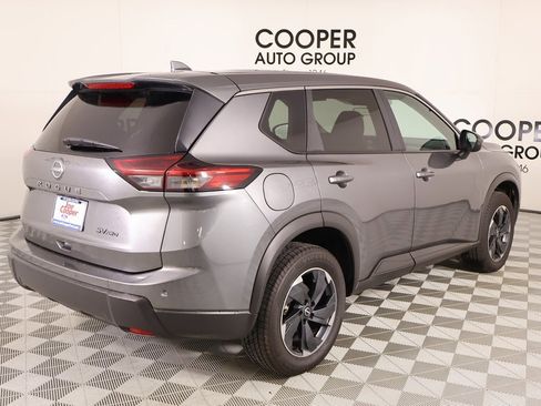 Used 2024 Nissan Rogue SV image 19