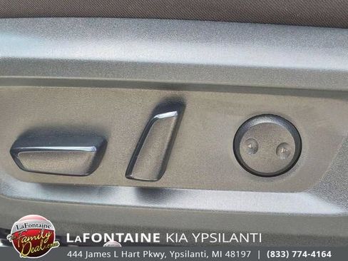 Used 2025 Nissan Rogue SV FWD image 13