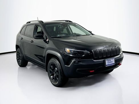 Used 2022 Jeep Cherokee Trailhawk w/ Sound & Nav Group AWD/4WD image 3