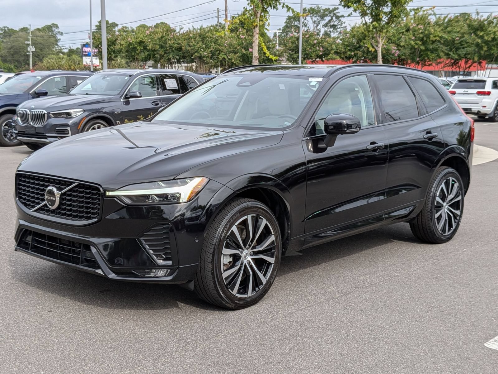 Used 2023 Volvo XC60 B6 Ultimate w/ Protection Package Premier AWD/4WD image 7